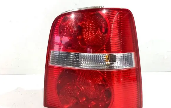 Volkswagen Touran I Rear/tail lights 1T0945096G