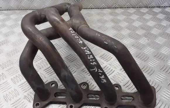 Toyota Yaris Exhaust manifold