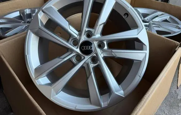 Audi A3 8Y R17 alloy rim 8Y0601025E