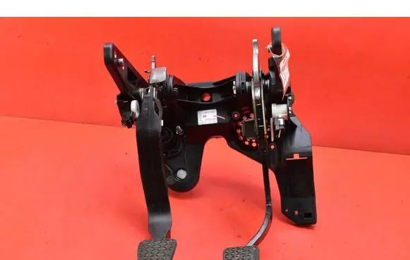 Opel Zafira C Accelerator throttle pedal 39032869