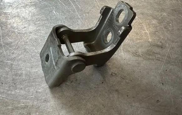 Renault Scenic III - Grand scenic III Front door lower hinge 804200003RH