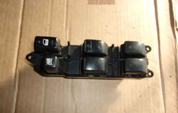 Mitsubishi Colt Tailgate/trunk/boot open switch 