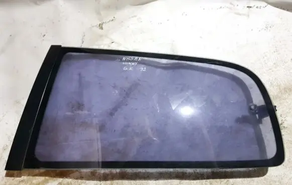 Nissan Sunny Rear side window
