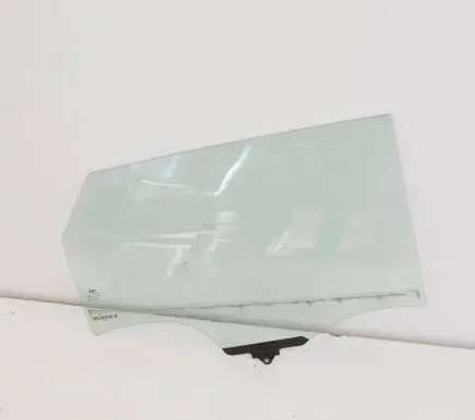 Hyundai Tucson TL Rear door window glass E643R00048