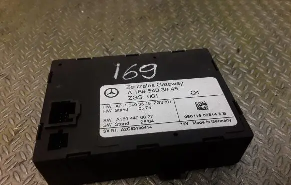 Mercedes-Benz A W169 Gateway control module 1695403945 A1695403945