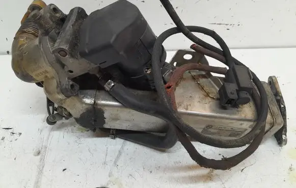 BMW 5 F10 F11 EGR valve cooler 7810751 7810871