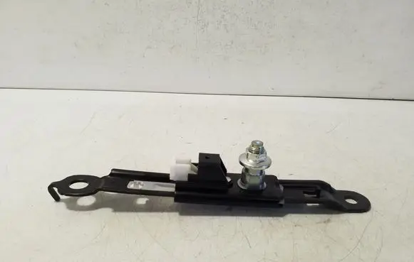 Toyota bZ4X Seat belt adjustment rail E563003