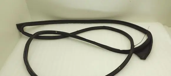 Jeep Grand Cherokee Rubber seal front door (on door) 