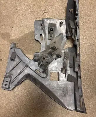 Volvo S60 Front bumper mounting bracket 31323426