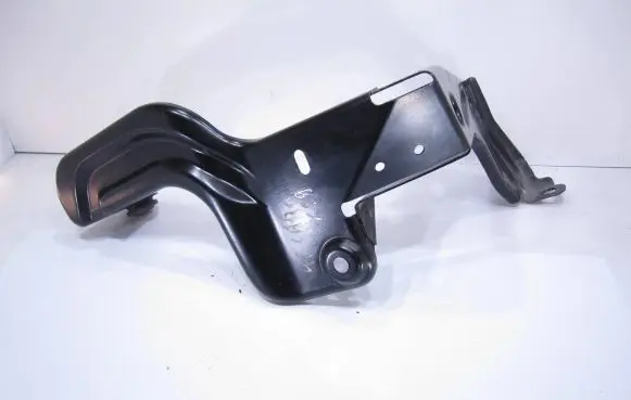 Audi A6 S6 C6 4F Intercooler pipe mounting bracket 4F0145814