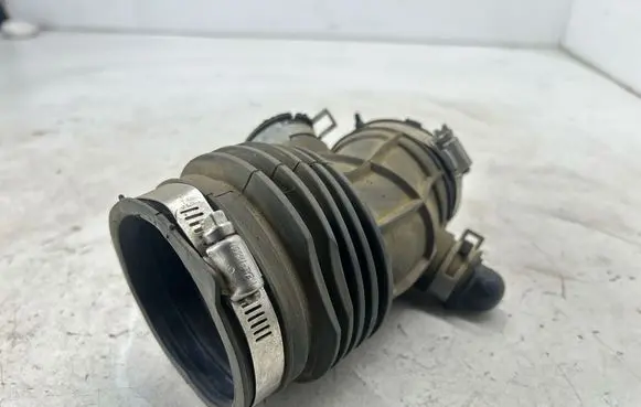 Nissan Rogue Air intake hose/pipe 165764BA1A