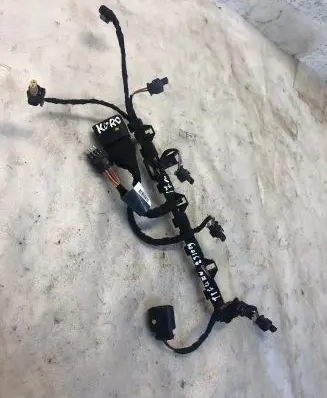 Volkswagen Tiguan Fuel injector wires 06l971824h