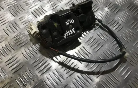 Mazda 323 F Rear door lock