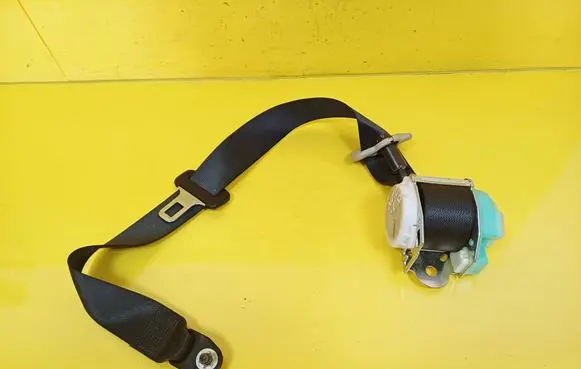 Nissan Note (E11) Rear seatbelt 888459U05A
