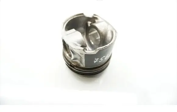 Volkswagen Touareg II Piston 