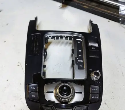 Audi A5 8T 8F Head unit multimedia control 8T0919611K 900255210001 001947221