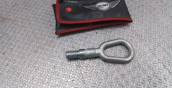 Mini One - Cooper R50 - 53 Towing hook eye 