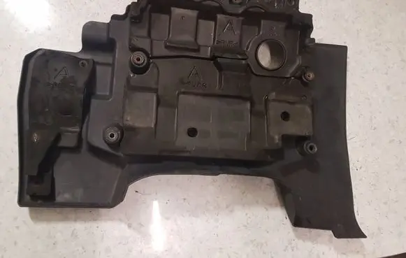 Toyota Avensis T250 Engine cover (trim)