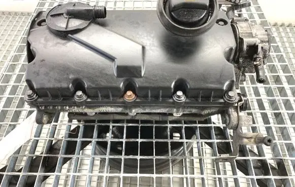 Volkswagen Touran I Engine head BKC