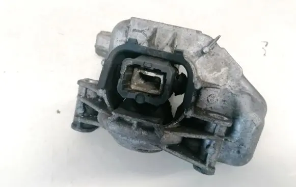 Citroen C3 Engine mount bracket