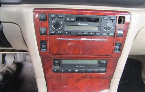 Skoda Superb B5 (3U) Glove box 