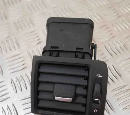 Volvo S40 Dashboard air vent grill cover trim 