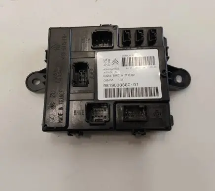 Peugeot 3008 II Tailgate/trunk control unit/module 9819008380