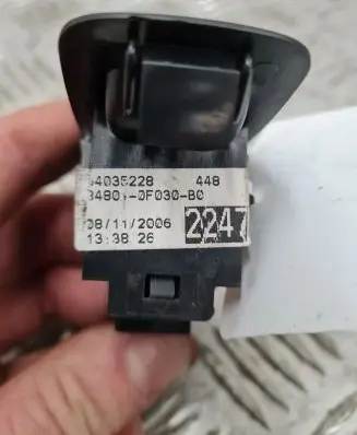 Toyota Corolla Verso AR10 Electric window control switch