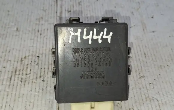 Toyota Avensis T270 Door control unit/module 8597020020 0515004140