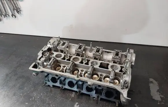 Audi A4 S4 B6 8E 8H Engine head 06A103373P