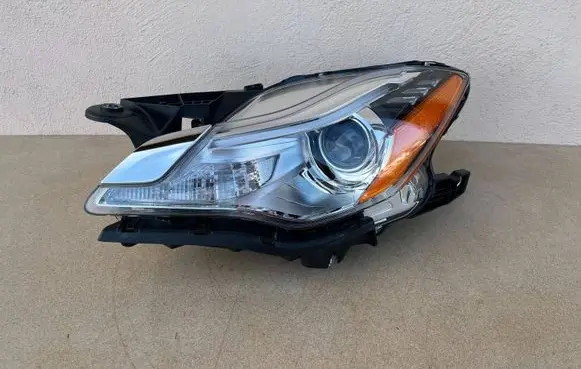 Maserati Quattroporte Headlight/headlamp 670104201