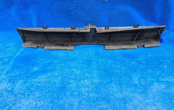 BMW 5 G30 G31 G38 Intercooler air guide/duct channel 5A218F6