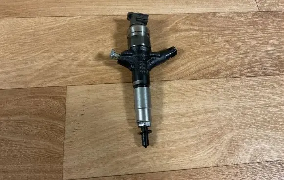 Subaru Legacy Fuel injector 16613AA020 03K04604 DEWS07890