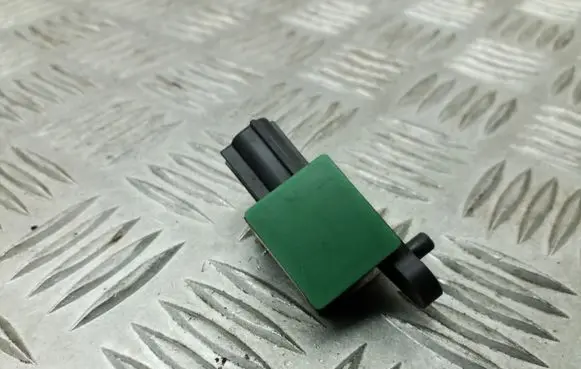 Volkswagen PASSAT B7 Airbag deployment crash/impact sensor 5N0959351B
