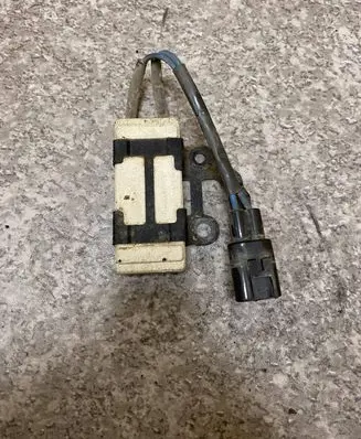 Toyota Avensis T220 Coolant fan relay 2468103560