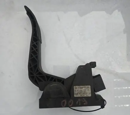 Mercedes-Benz Sprinter W901 W902 W903 W904 Accelerator throttle pedal 0281002335 A9013000404 188411198