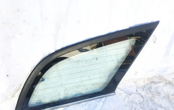 Toyota Avensis T250 Rear side window