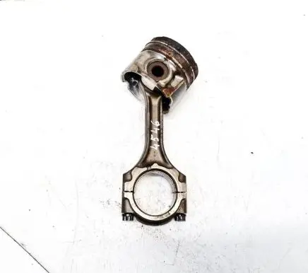 Toyota Avensis T270 Piston with connecting rod