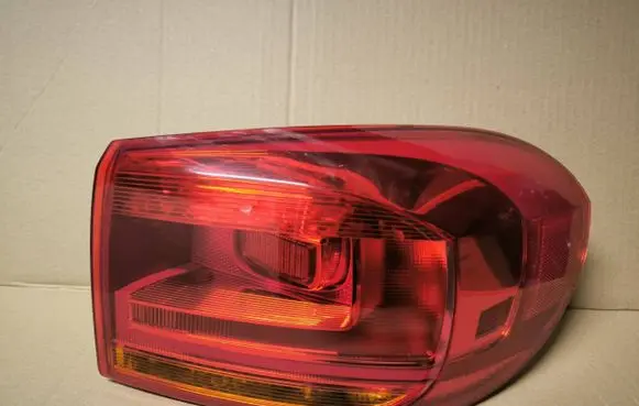 Volkswagen Tiguan Rear/tail lights 5N0945096R 2SD01073804 211506138