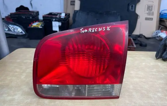 Volkswagen Touareg I Tailgate rear/tail lights 7L6945094H