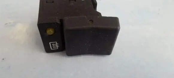 Opel Omega A Windscreen/window heater switch 90336301