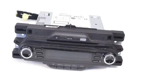 Alfa Romeo Giulietta Radio/CD/DVD/GPS head unit 7647302316