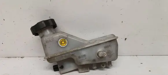 Brake fluid reservoir