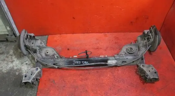 Nissan Juke I F15 Rear axle beam 