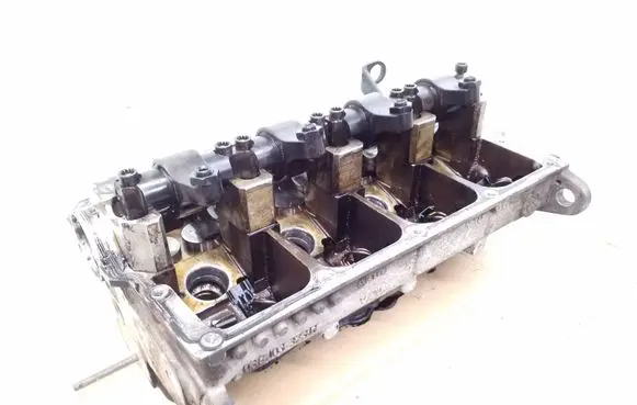 Volkswagen PASSAT B5.5 Engine head 038103373r 038906231