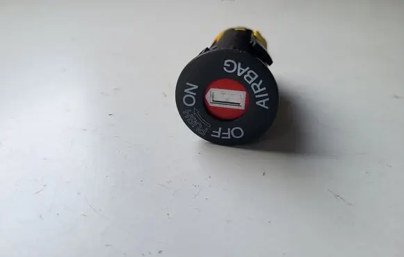 Honda CR-V Passenger airbag on/off switch 