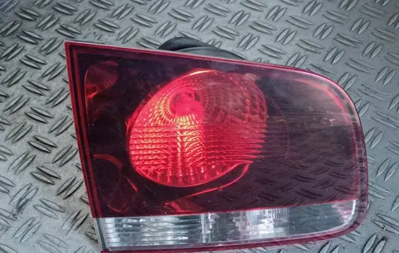 Tailgate rear/tail lights