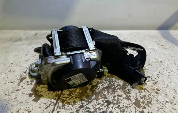 Mercedes-Benz C W205 Front seatbelt 622765800 0589P10021 C589