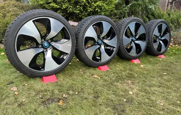 BMW i8 R20 alloy rim 