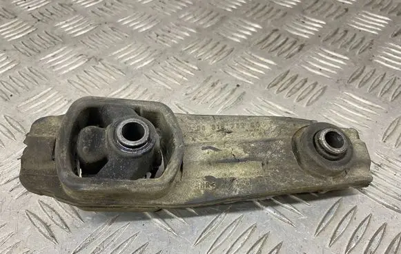 Peugeot 208 Engine mount bracket 9681675280